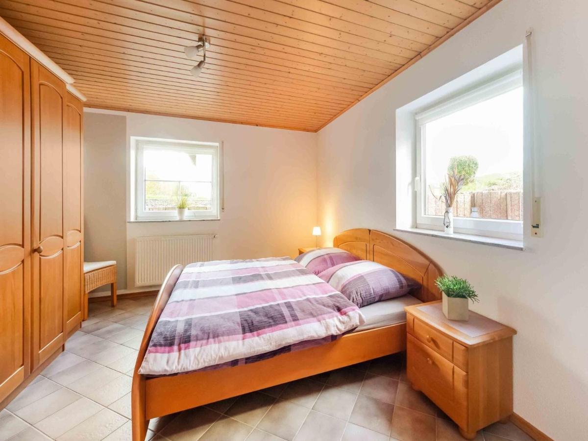 Holiday Home In The Eifel-Mosel With Garden Roes Екстериор снимка